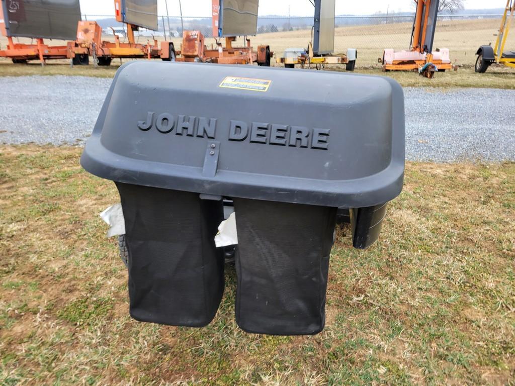 2018 John Deere X570 Riding Tractor 'Ride & Drive'
