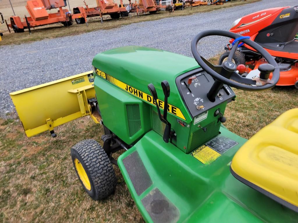 John Deere 318 Riding Tractor 'Runs & Operates'