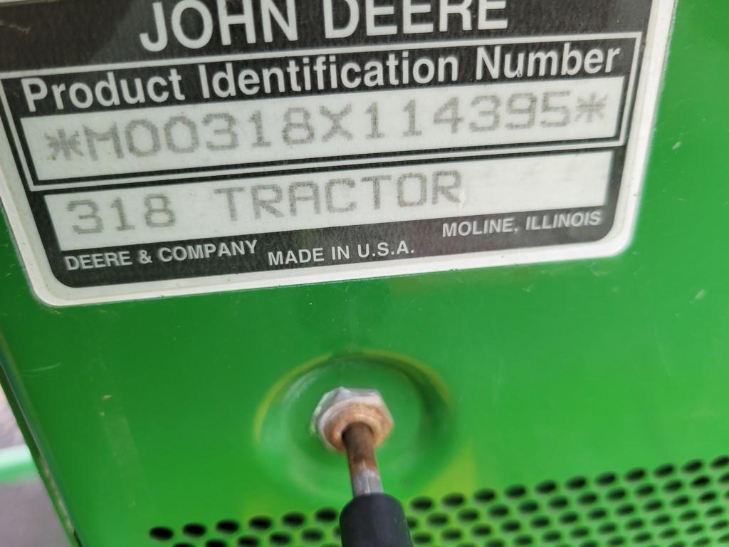 John Deere 318 Riding Tractor 'Runs & Operates'