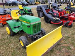 John Deere 318 Riding Tractor 'Runs & Operates'