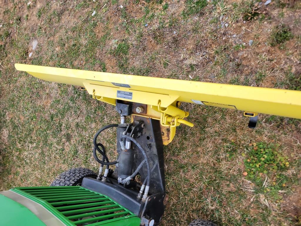 John Deere 318 Riding Tractor 'Runs & Operates'