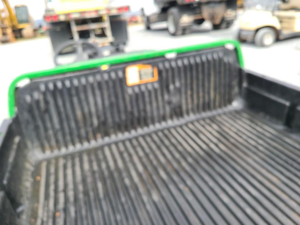 John Deere 6x4 Gator Utility Vehicle - NO TITLE 'Ride & Drive'