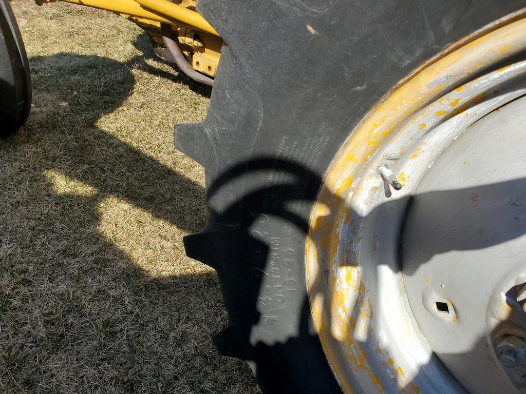 Ford 530A Tractor 'Runs & Operates'