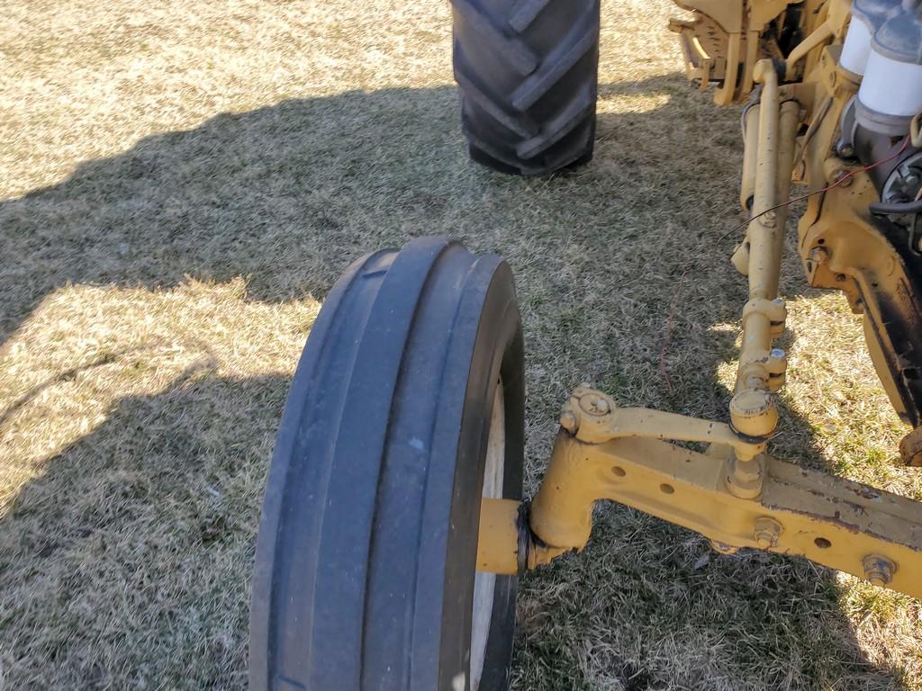 Ford 530A Tractor 'Runs & Operates'