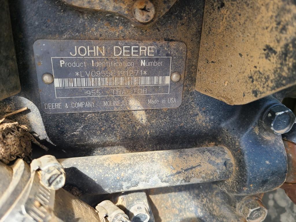 John Deere 955 Compact Loader Tractor 'AS-IS, THIS UNIT HAS PROBLEMS, All of its problems may or may