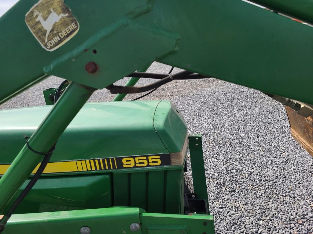 John Deere 955 Compact Loader Tractor 'AS-IS, THIS UNIT HAS PROBLEMS, All of its problems may or may