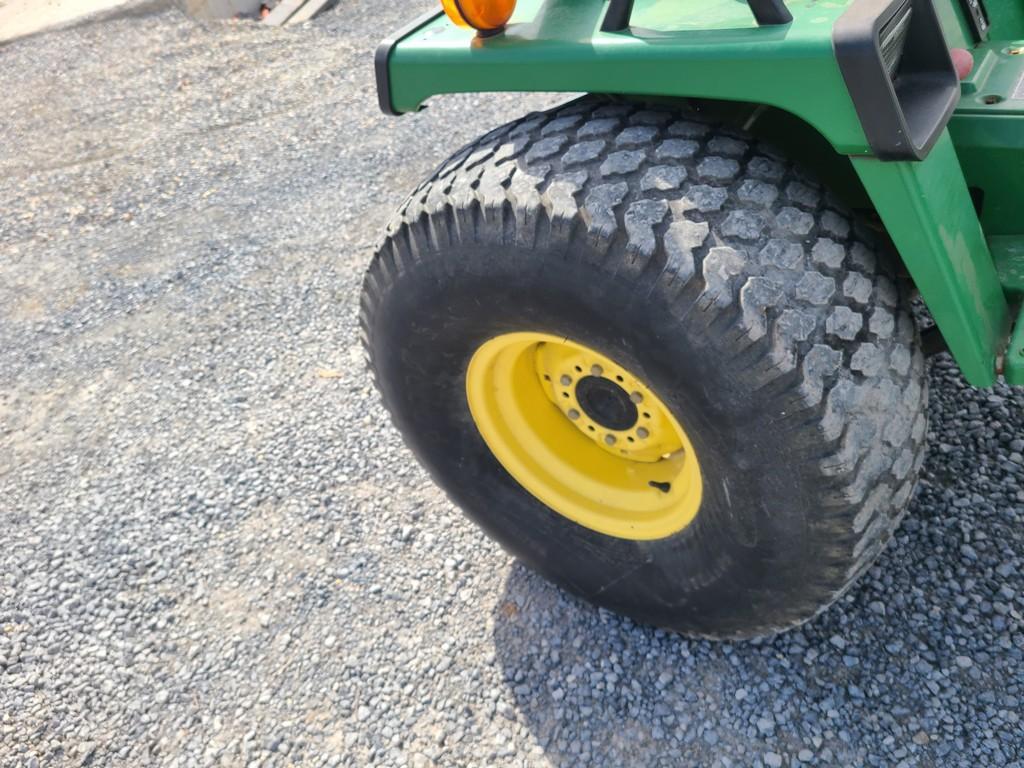 John Deere 955 Compact Loader Tractor 'AS-IS, THIS UNIT HAS PROBLEMS, All of its problems may or may
