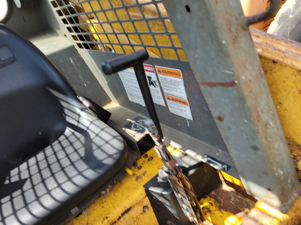 Gehl 4625 Skid Steer  'Runs & Operates'