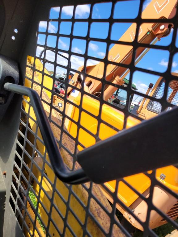 Gehl 4625 Skid Steer  'Runs & Operates'