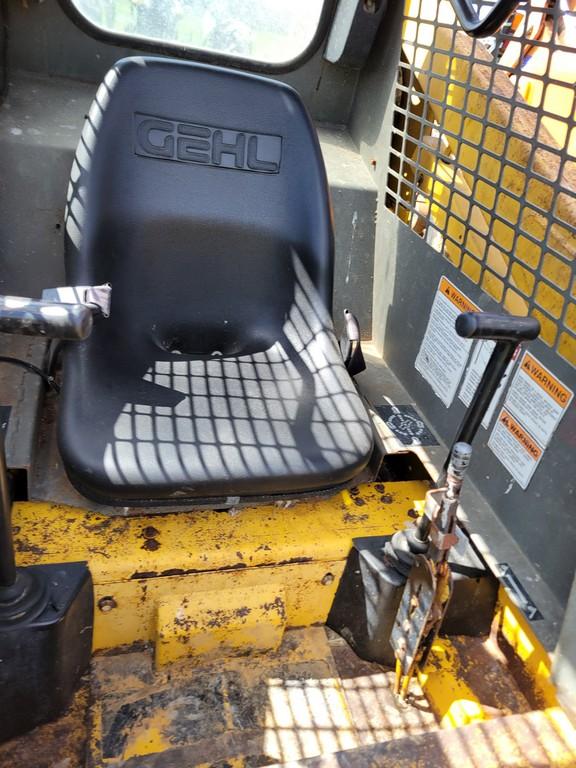Gehl 4625 Skid Steer  'Runs & Operates'