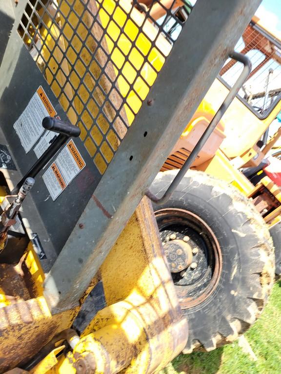 Gehl 4625 Skid Steer  'Runs & Operates'