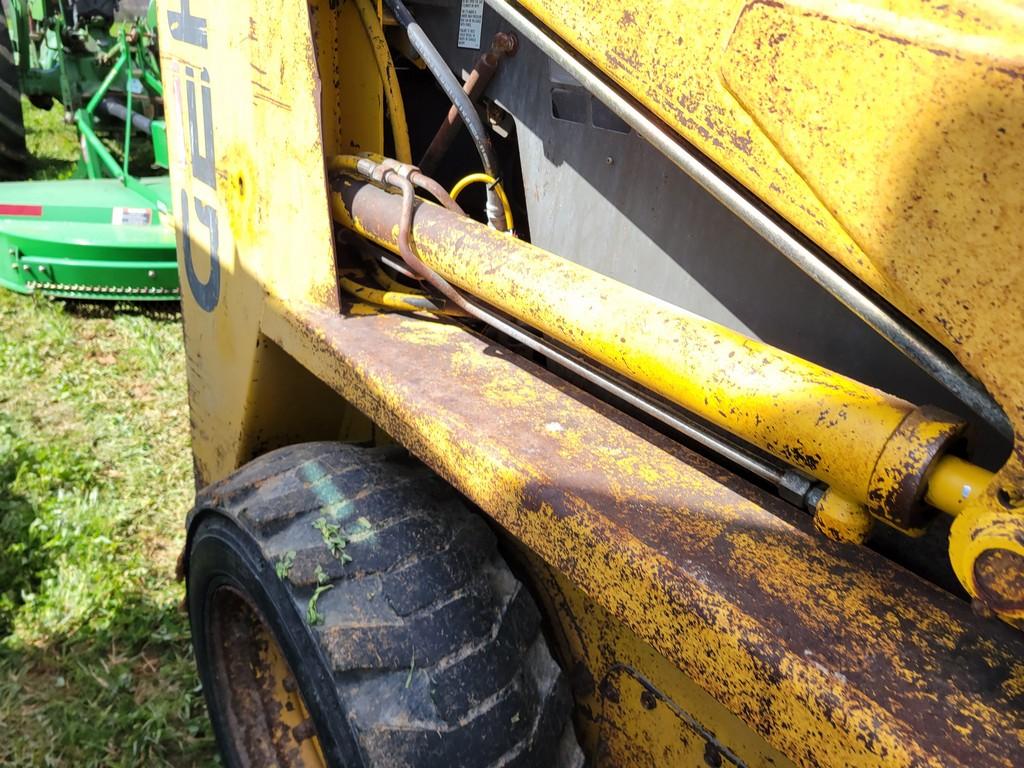 Gehl 4625 Skid Steer  'Runs & Operates'