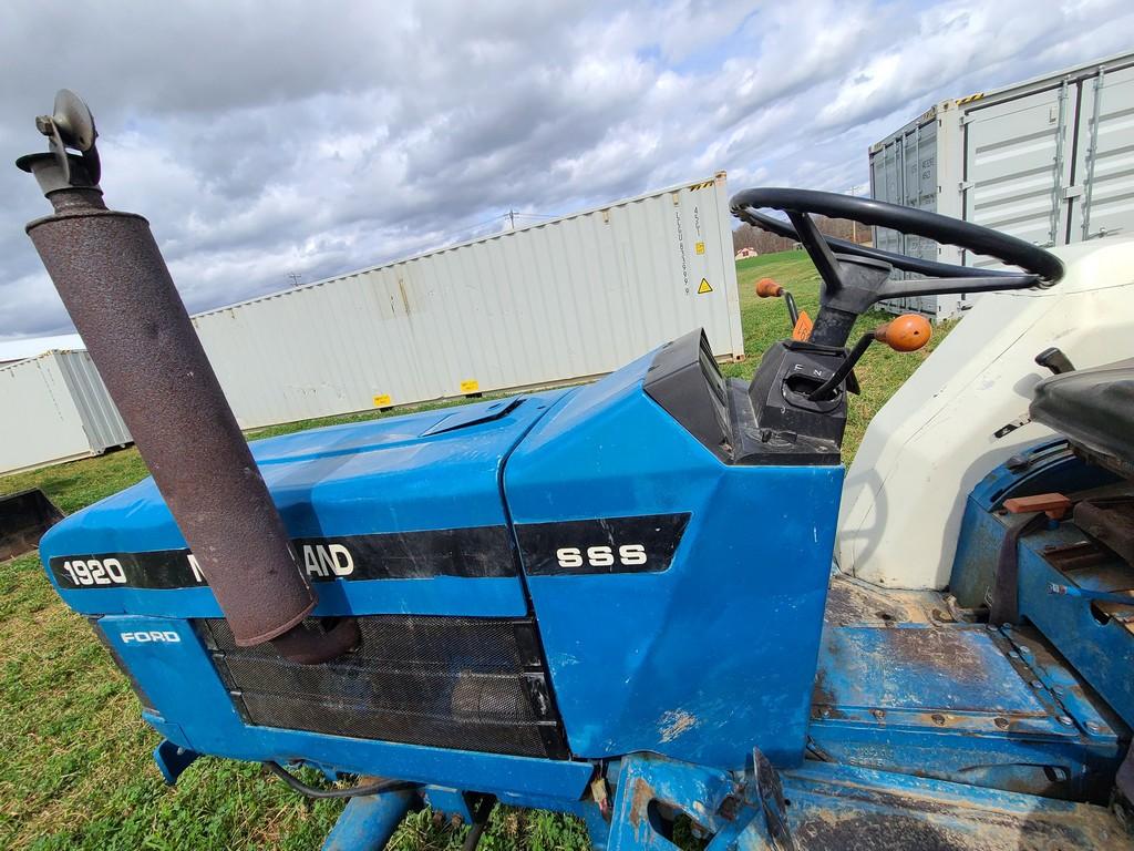 New Holland 1920 Tractor 'Runs & Operates'