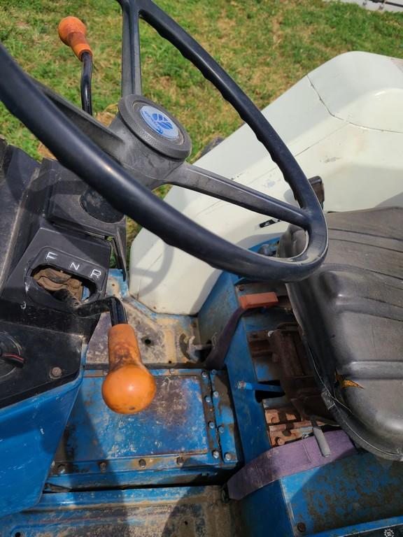New Holland 1920 Tractor 'Runs & Operates'
