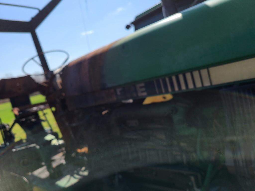 John Deere 2955 Tractor 'AS-IS, THIS UNIT HAS PROBLEMS, All of its problems may or may not be disclo