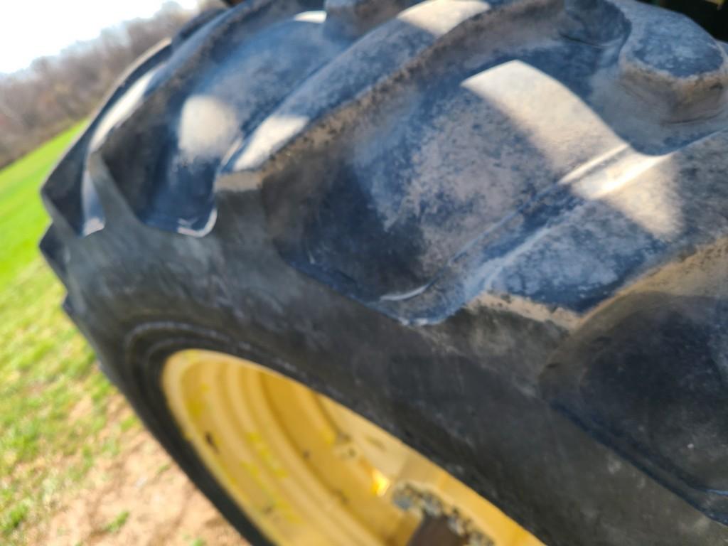 John Deere 2955 Tractor 'AS-IS, THIS UNIT HAS PROBLEMS, All of its problems may or may not be disclo