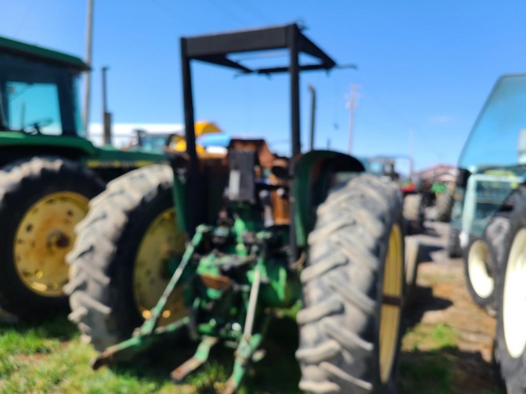 John Deere 2955 Tractor 'AS-IS, THIS UNIT HAS PROBLEMS, All of its problems may or may not be disclo