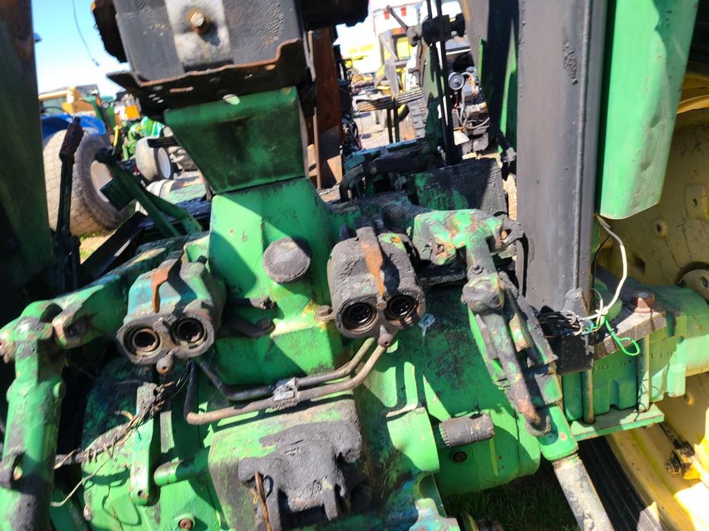 John Deere 2955 Tractor 'AS-IS, THIS UNIT HAS PROBLEMS, All of its problems may or may not be disclo