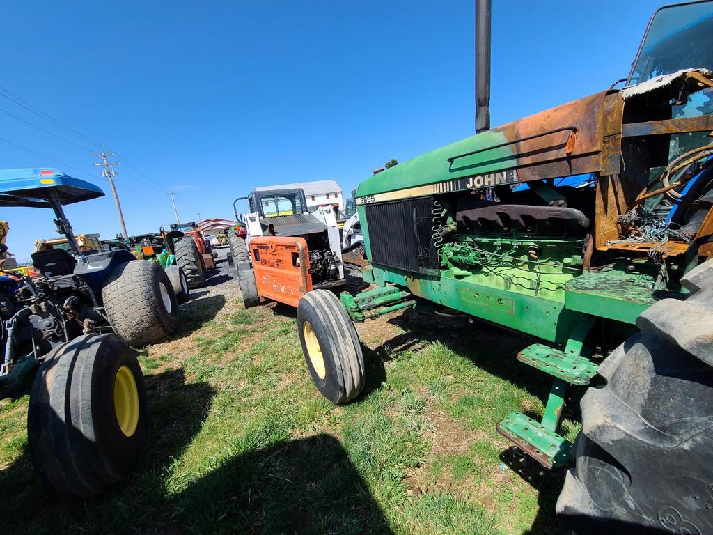 John Deere 2955 Tractor 'AS-IS, THIS UNIT HAS PROBLEMS, All of its problems may or may not be disclo