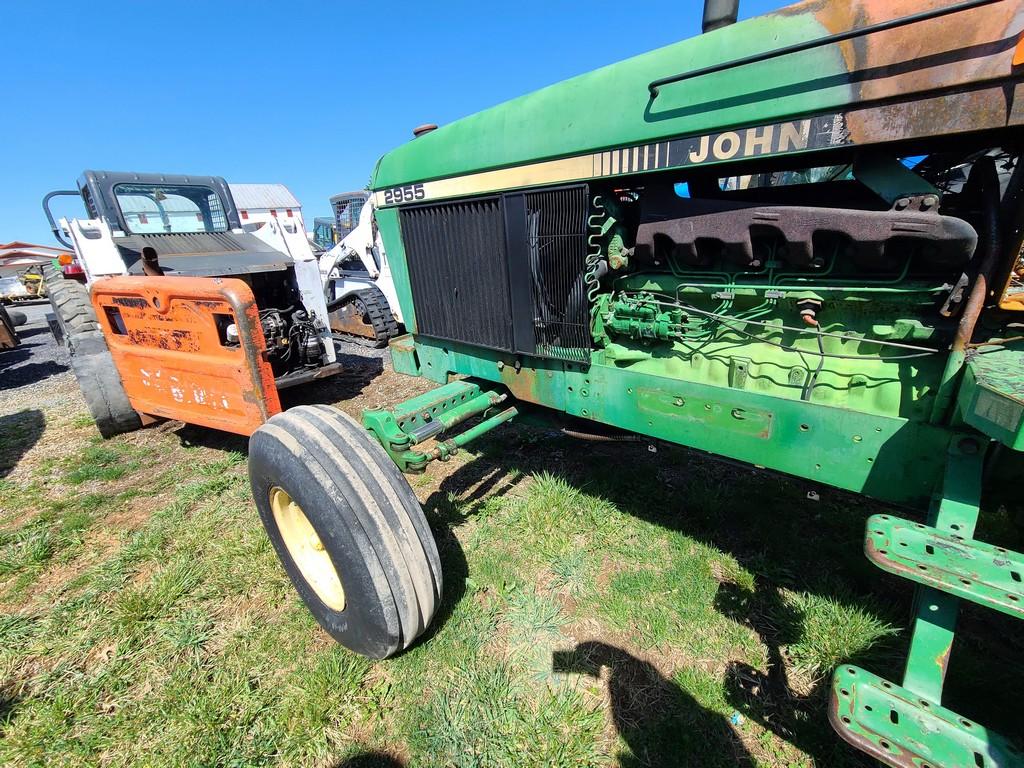 John Deere 2955 Tractor 'AS-IS, THIS UNIT HAS PROBLEMS, All of its problems may or may not be disclo