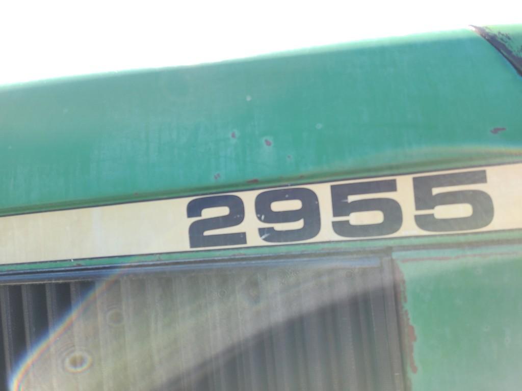 John Deere 2955 Tractor 'AS-IS, THIS UNIT HAS PROBLEMS, All of its problems may or may not be disclo