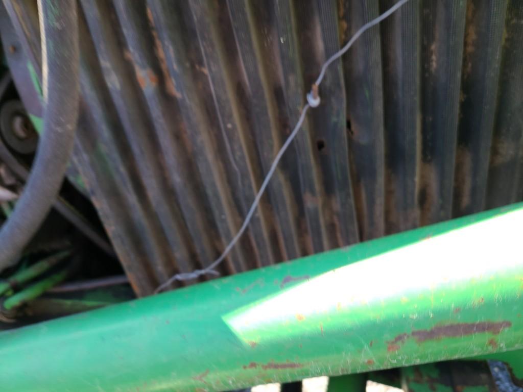 John Deere 2555 Loader Tractor 'AS-IS, THIS UNIT HAS PROBLEMS, All of its problems may or may not be
