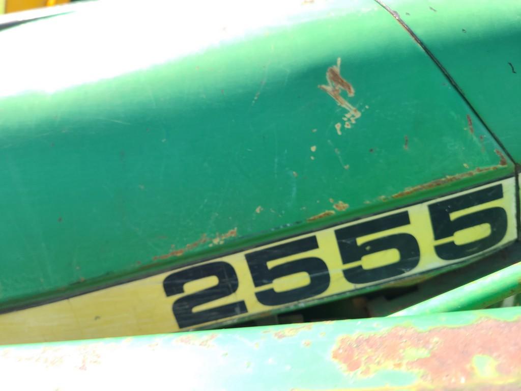 John Deere 2555 Loader Tractor 'AS-IS, THIS UNIT HAS PROBLEMS, All of its problems may or may not be