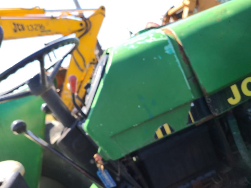 John Deere 2555 Loader Tractor 'AS-IS, THIS UNIT HAS PROBLEMS, All of its problems may or may not be
