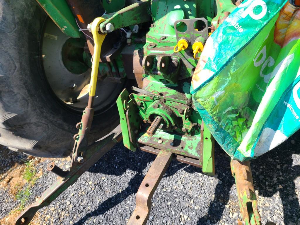 John Deere 2555 Loader Tractor 'AS-IS, THIS UNIT HAS PROBLEMS, All of its problems may or may not be
