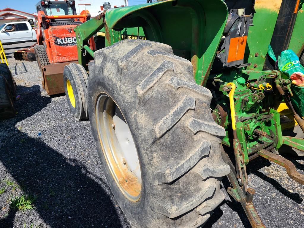 John Deere 2555 Loader Tractor 'AS-IS, THIS UNIT HAS PROBLEMS, All of its problems may or may not be