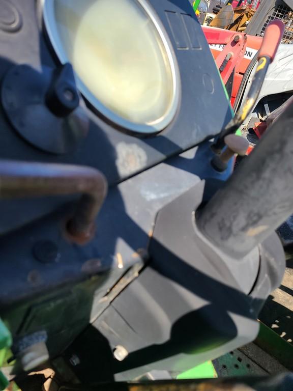 John Deere 2555 Loader Tractor 'AS-IS, THIS UNIT HAS PROBLEMS, All of its problems may or may not be