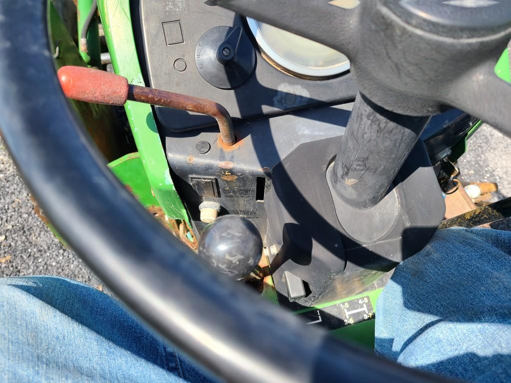 John Deere 2555 Loader Tractor 'AS-IS, THIS UNIT HAS PROBLEMS, All of its problems may or may not be