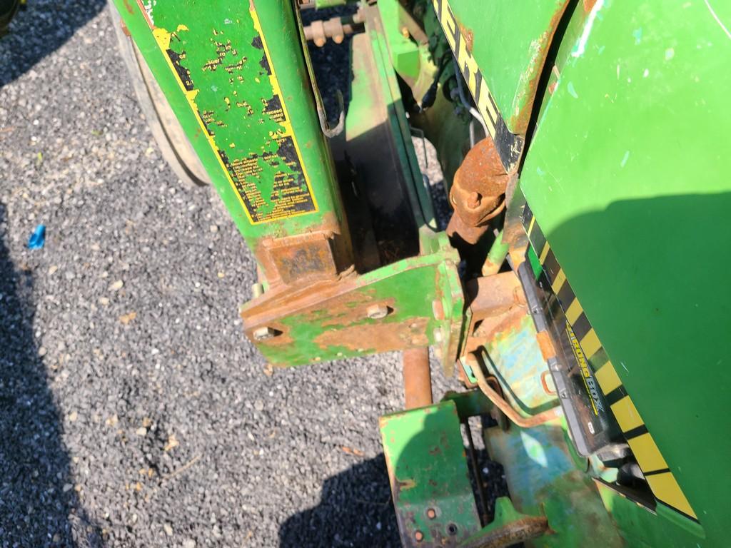 John Deere 2555 Loader Tractor 'AS-IS, THIS UNIT HAS PROBLEMS, All of its problems may or may not be