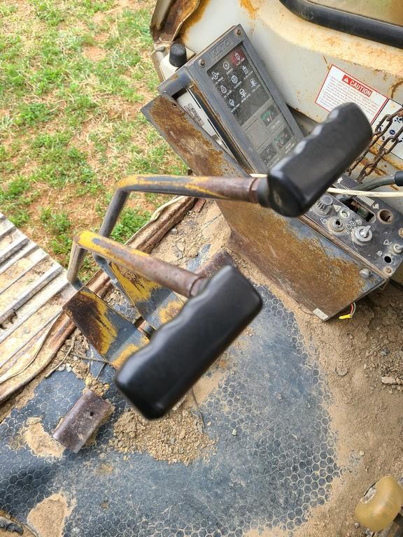 Kato HD550SEL Excavator 'Runs & Operates'