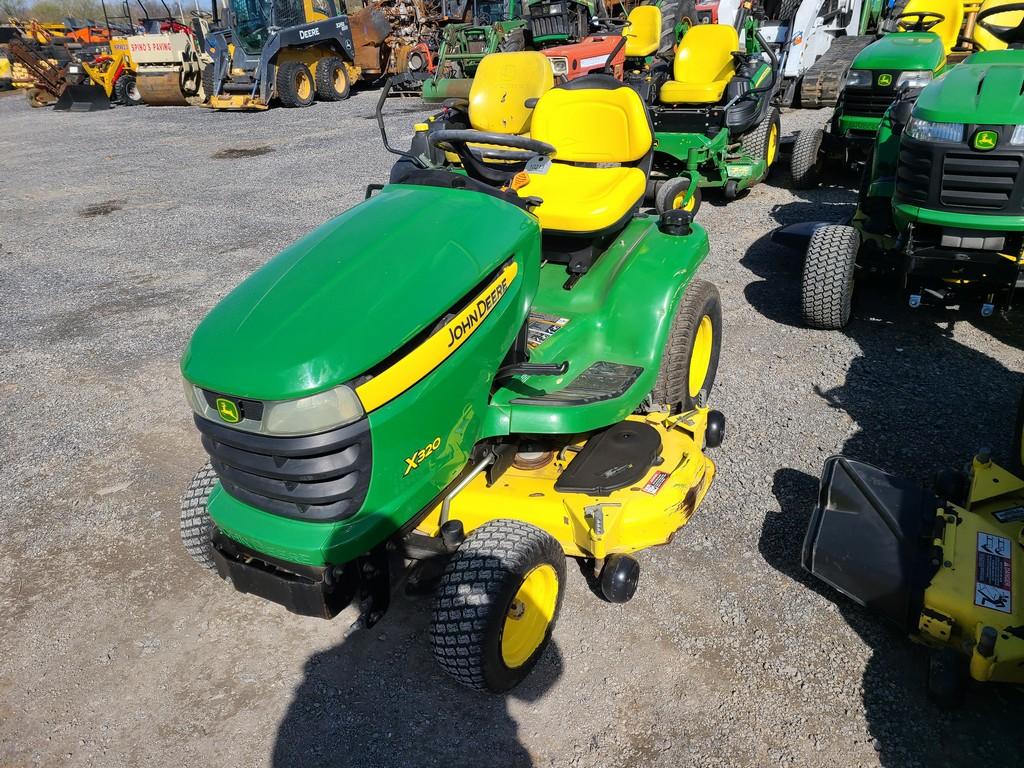 2006 John Deere  X320 Riding Tractor 'Ride & Drive'