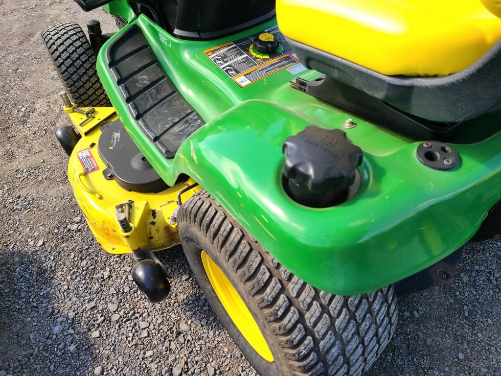 2006 John Deere  X320 Riding Tractor 'Ride & Drive'