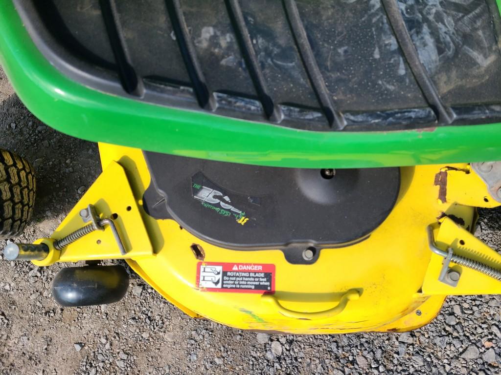 2006 John Deere  X320 Riding Tractor 'Ride & Drive'
