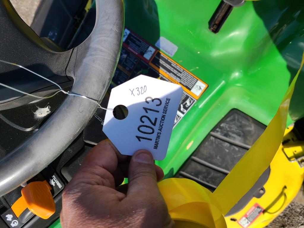 2006 John Deere  X320 Riding Tractor 'Ride & Drive'