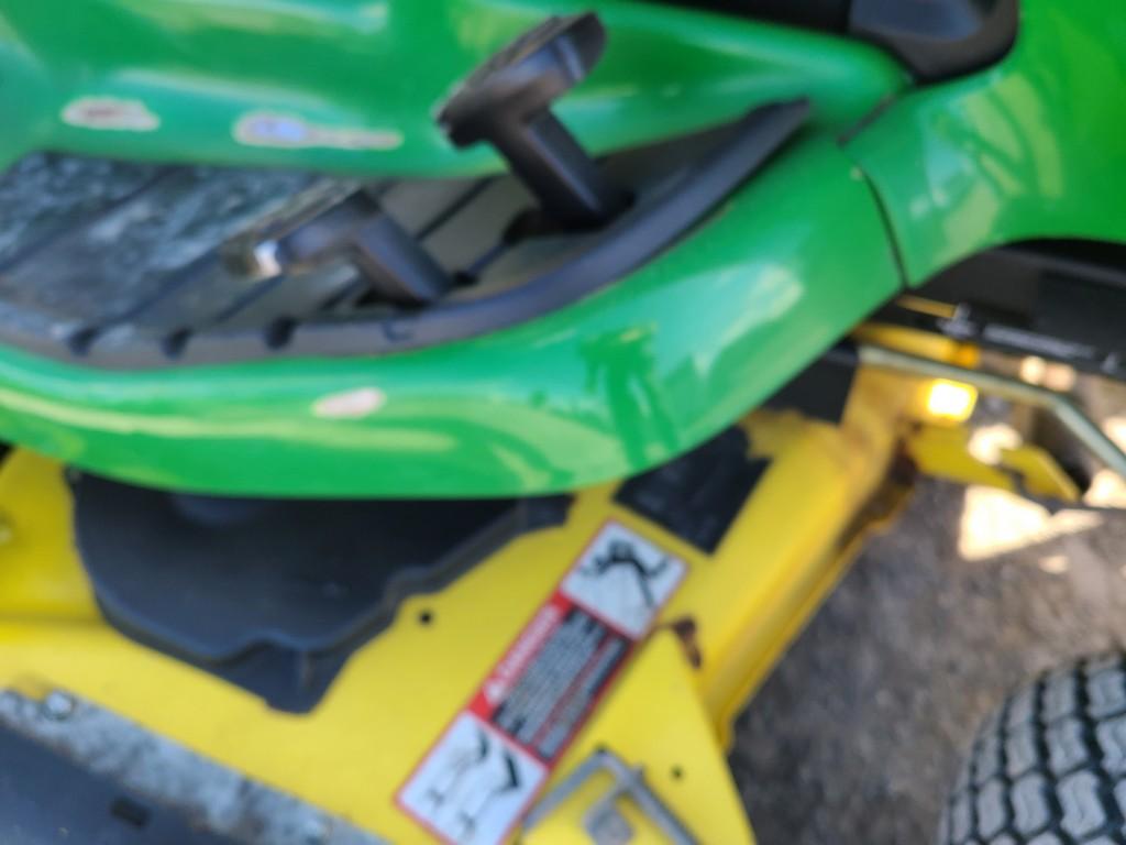 2006 John Deere  X320 Riding Tractor 'Ride & Drive'