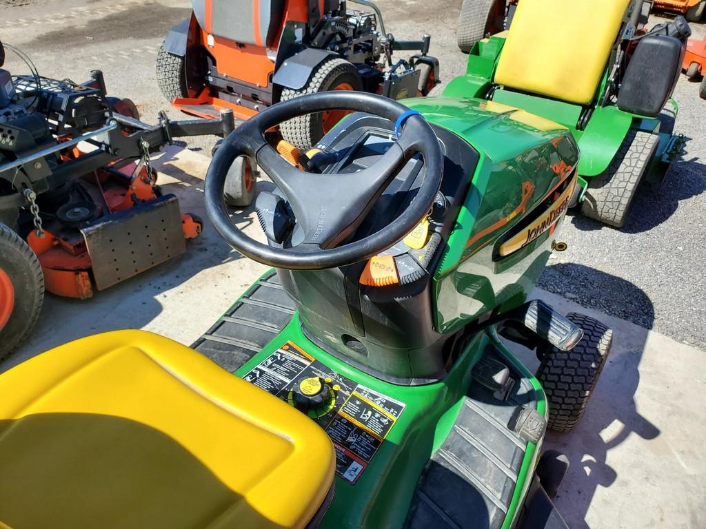 John Deere X300 Lawn Tractor 'Runs & Operates'