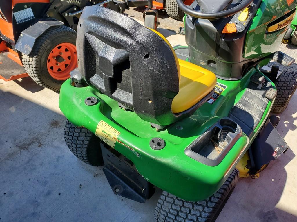 John Deere X300 Lawn Tractor 'Runs & Operates'