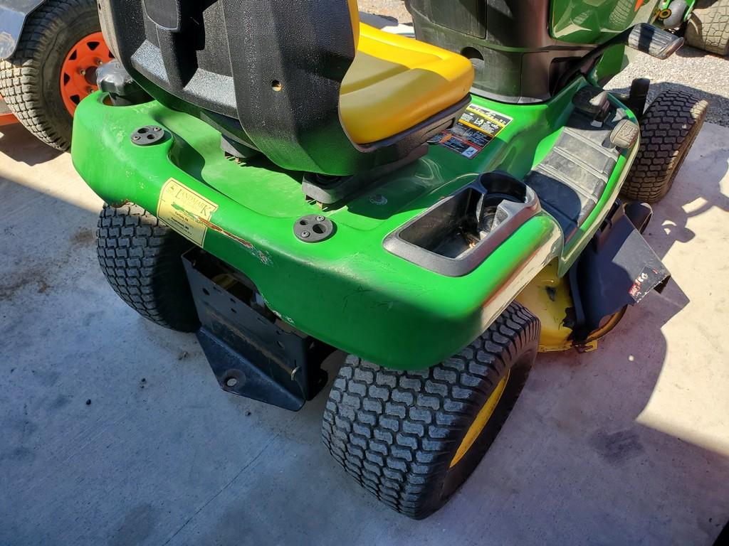 John Deere X300 Lawn Tractor 'Runs & Operates'