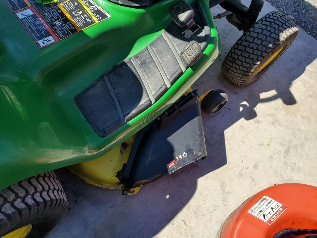John Deere X300 Lawn Tractor 'Runs & Operates'