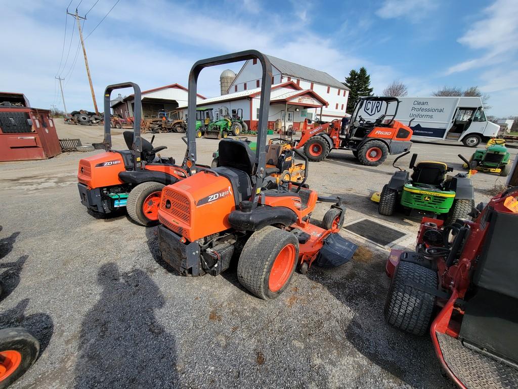 Kubota ZD1211 Zero Turn 'Ride & Drive'