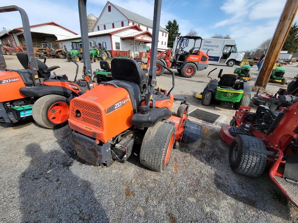 Kubota ZD1211 Zero Turn 'Ride & Drive'