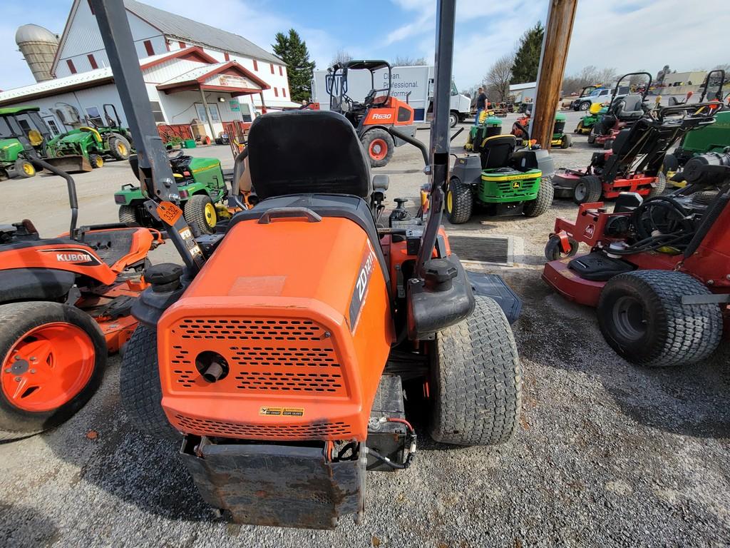 Kubota ZD1211 Zero Turn 'Ride & Drive'