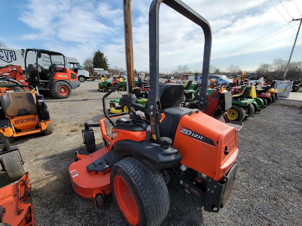 Kubota ZD1211 Zero Turn 'Ride & Drive'