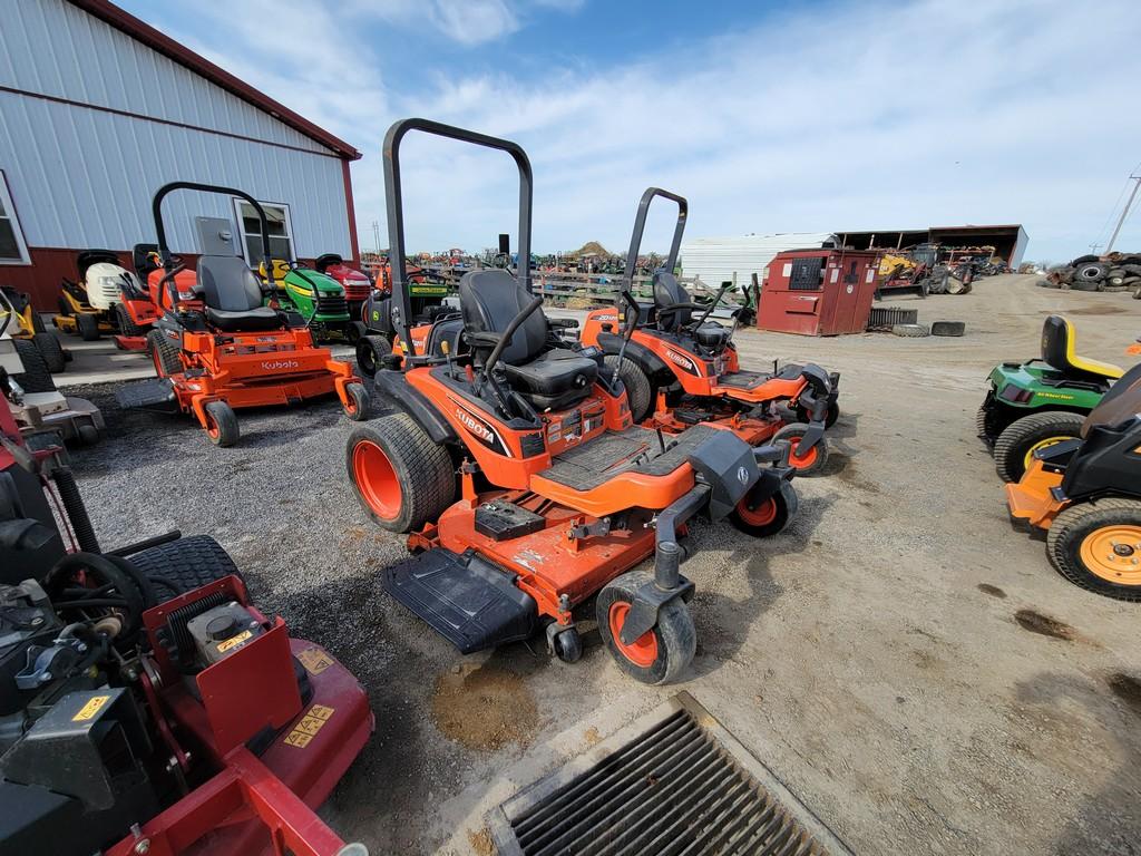 Kubota ZD1211 Zero Turn 'Ride & Drive'