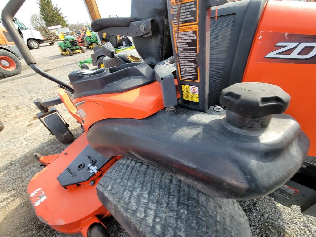 Kubota ZD1211 Zero Turn 'Ride & Drive'
