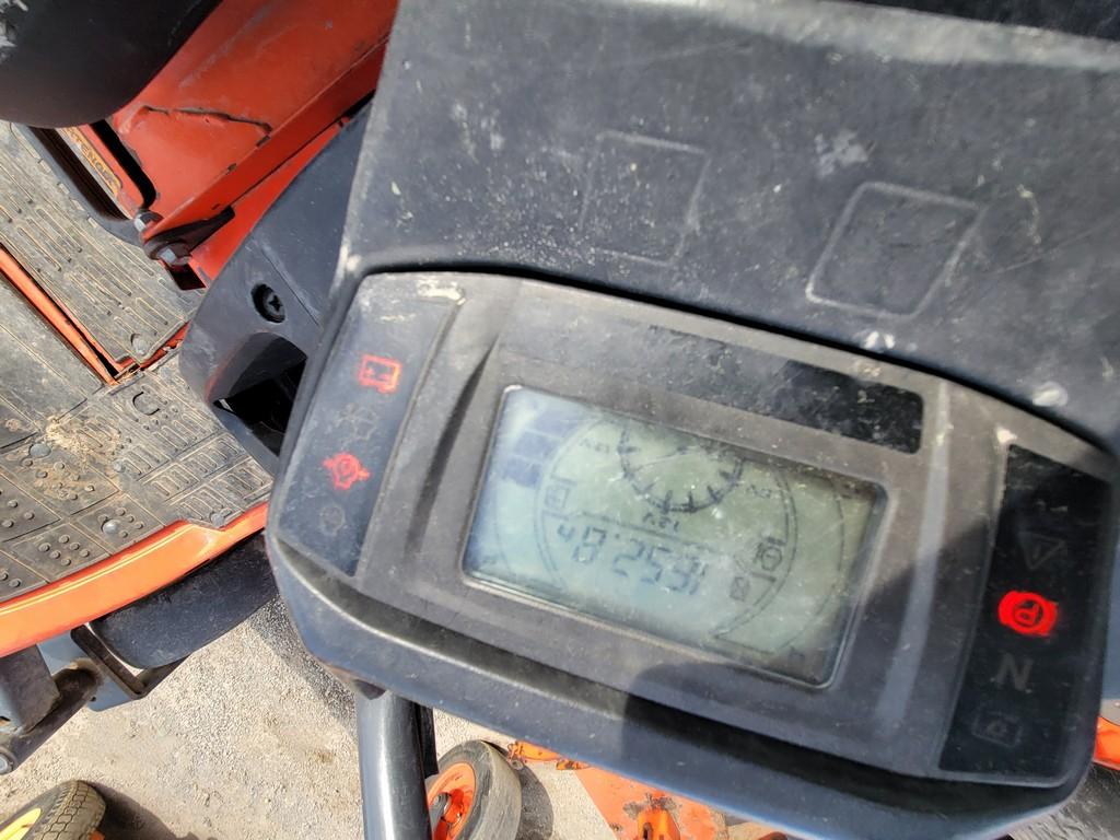 Kubota ZD1211 Zero Turn 'Ride & Drive'